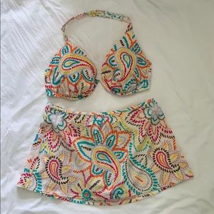 2 piece multicolor paisley print on white